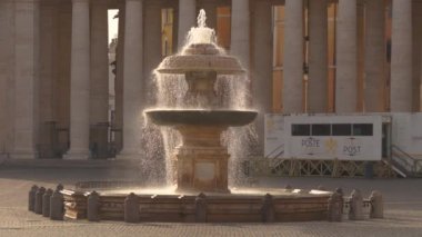 Saint Peter Meydanı 'ndaki Bernini Çeşmesi, Vatikan 4K