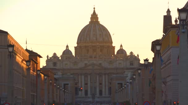 Catedral de San Pedro, Ciudad del Vaticano en Roma, Italia en 4k — Vídeo de stock