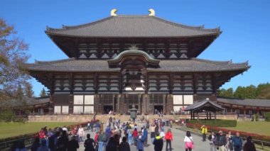 Nara, Japonya - NOV 06, 2019: 4k içinde Todaiji Tapınağı girişi