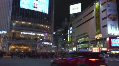 Tokyo, Japonya - NOV 10, 2019: 4k 'da Shibuya geçişi