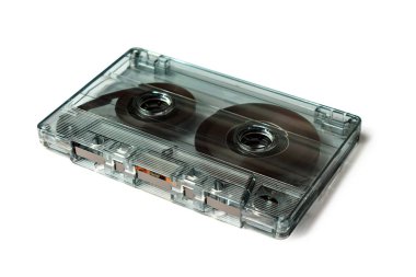 Beyaz arkaplanda izole edilmiş temiz etiketli, filmli klasik eski müzik kaseti, kopyalama alanı, mocap
