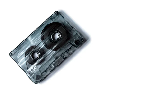 ヴィンテージ オールド ミュージック カセット フィルムホワイト バックグランドコピースペースモカップ — ストック写真