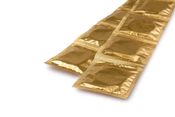 Preservativos Embalagens Isoladas Sobre Fundo Branco Conceito Contracepção Prevenção Doenças — Fotografia de Stock
