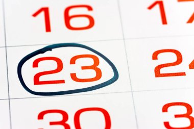 Takvimde ayın 23. günü kırmızı çerçeveli makroyla işaretlenmiş, takvimde işaretli, 23.