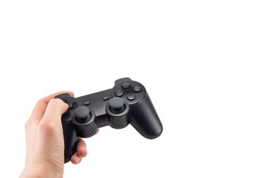 Oyuncuların elindeki joystick oyun sahası beyaz arkaplanda izole edilmiş