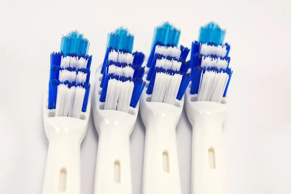 Elektrische Tandenborstelkoppen Geïsoleerd Witte Achtergrond — Stockfoto