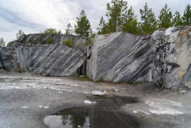 Madencilik endüstrisindeki mermer taşlar.