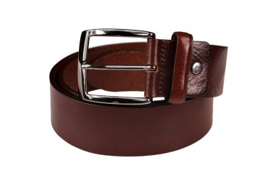 Beyaz arka planda izole edilmiş deri pantolon kemeri.