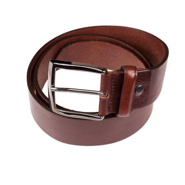 Beyaz arka planda izole edilmiş deri pantolon kemeri.