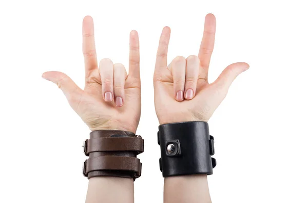 Hand Met Lederen Rocker Armband Met Rock Roll Ondertekenen Rockmuziek — Stockfoto