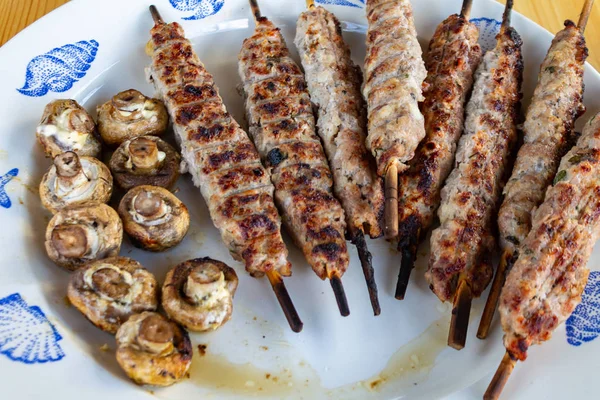 Kebab Meat Skewers Close Grilled Mushrooms — Stockfoto