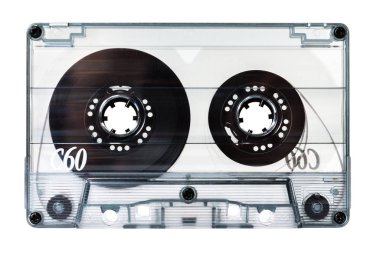 Beyaz arkaplanda izole edilmiş temiz etiketli, filmli klasik eski müzik kaseti, kopyalama alanı, mocap