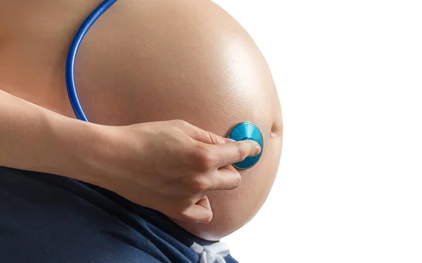 Zwangere Vrouw Met Stethoscoop Zwangere Buik Onderzoeksconcept Vroegtijdige Diagnose Tijdens — Stockfoto