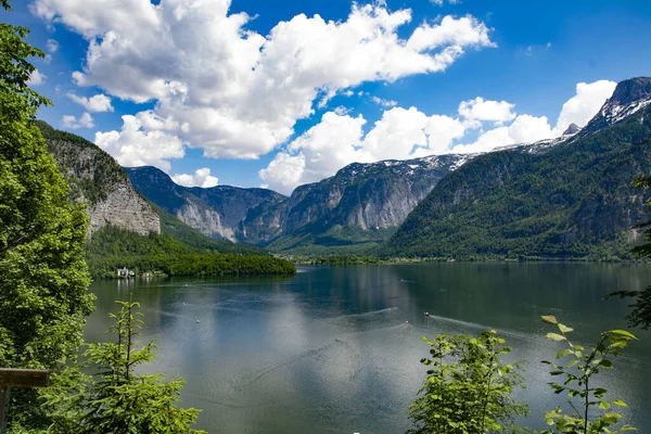 Hallstatt dağlarında göl 