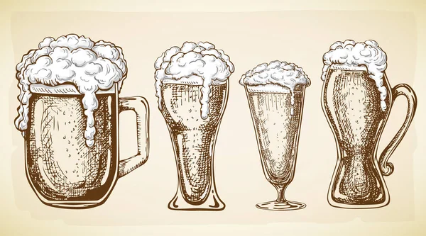 Vector mano disegnato bicchieri di birra completi con schiuma caduta. tazze di birra illustrazione in stile vintage isolato su sfondo grunge. vari tipi di pinte di birra. Ottimo per poster, pub, etichetta, design del menu . — Vettoriale Stock