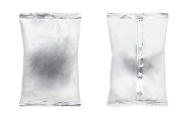 Pacote de saco de alumínio, frente e verso isolar no backgrou branco — Fotografia de Stock