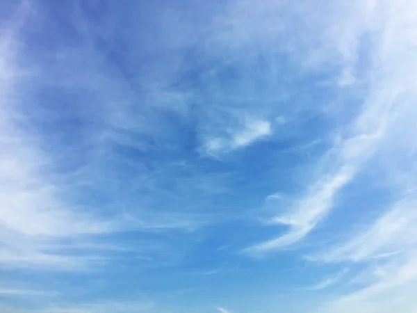 Fantastic soft white clouds against blue sky background — Stock Photo, Image