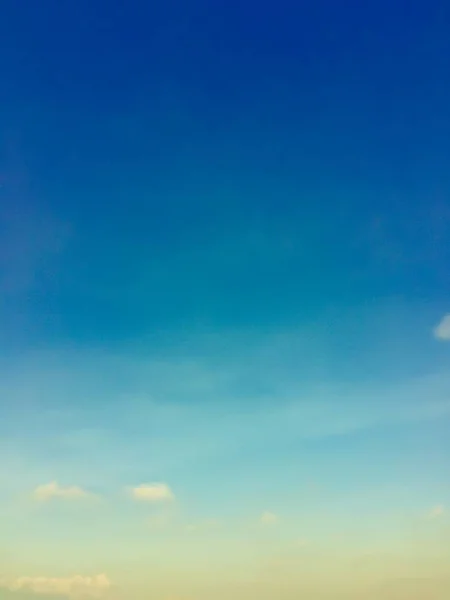 Bleu ciel fond vintage couleur stye — Photo