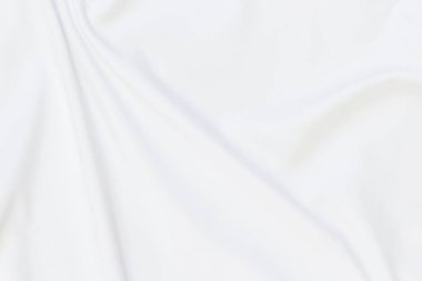 Beyaz çarşaf ve boş yatak takımları yakın çekim