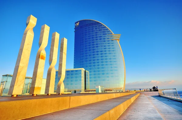 Hotel W en el barrio de la Barceloneta, Barcelona ciudad — Foto de Stock