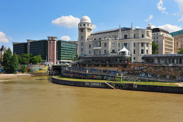 Vista de la orilla del río de Viena — Foto de Stock