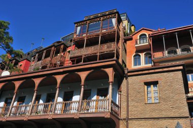 Tbilisi şehirde bir evin cephe