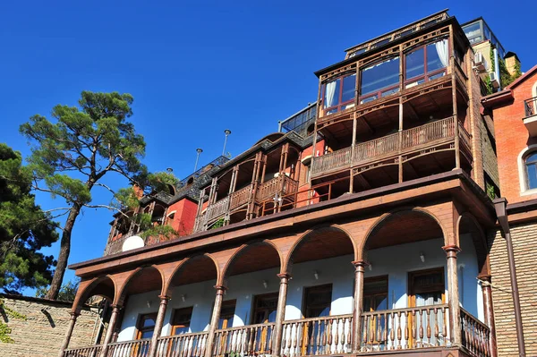 Traditional georgian house in Tbilisi city — Stock Photo, Image