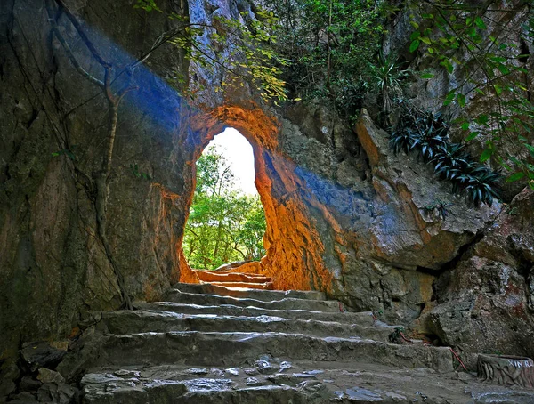 Intrarea în peșterile de marmură, Vietnam — Fotografie, imagine de stoc