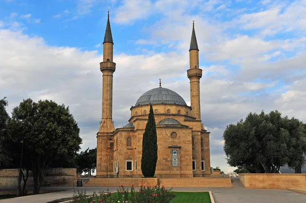 Meczet męczenników w memorial park w Baku — Zdjęcie stockowe