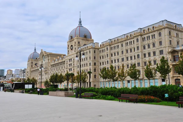 Fizuli street i downtown i Baku city — Stockfoto