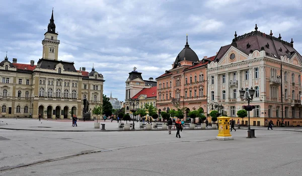 Widok miasta centralnego placu Novi Sad, Serbia — Zdjęcie stockowe