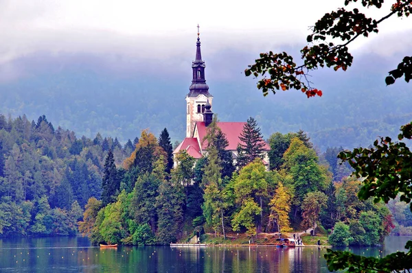 Old chapel on Bled lake — Stock Photo, Image