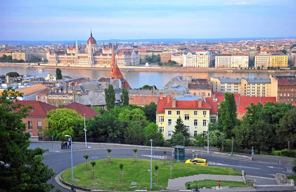 Panoramisch uitzicht over Budapest stad — Stockfoto