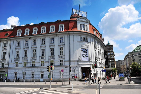 Fasad av akademiska teater i Wien — Stockfoto