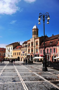 Görünüm Brasov şehir merkezinde Meydanı