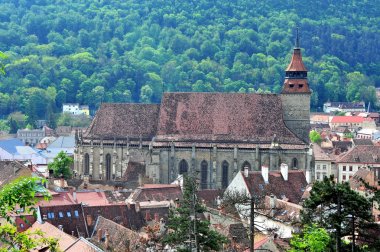 Siyah Kilisesi ve Brasov eski şehrin Üstten Görünüm