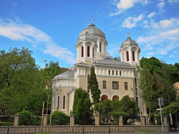 Brasov eski şehirde Ortodoks katedrali — Stok fotoğraf
