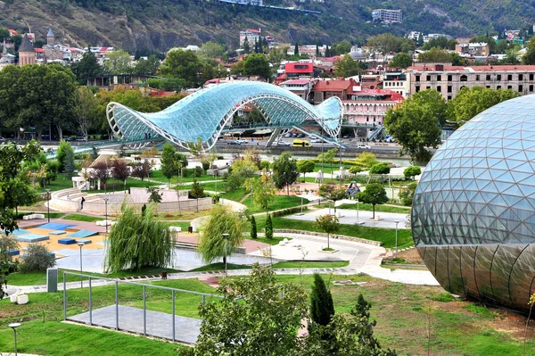 Centro città e parco di Tbilisi, Georgia — Foto Stock