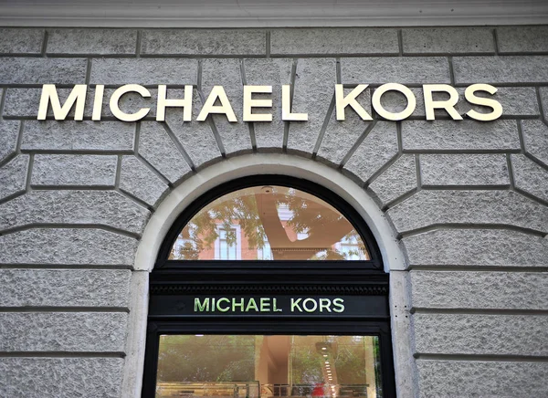 ΠΡΟΣΟΨΗ του Michael Kors ναυαρχίδα κατάστημα — Φωτογραφία Αρχείου