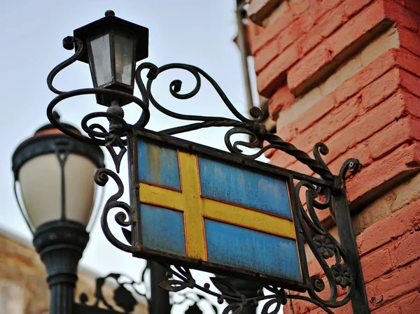 Nationale vlag van Zweden met lantaarns — Stockfoto