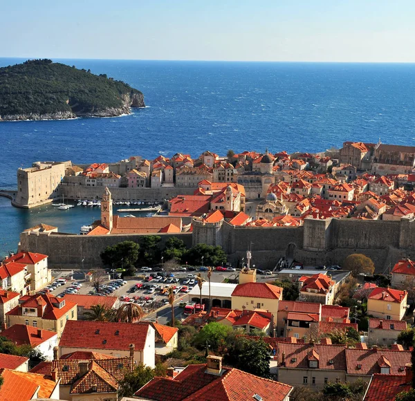 Dubrovnik panorama, pohled shora středomořské město — Stock fotografie