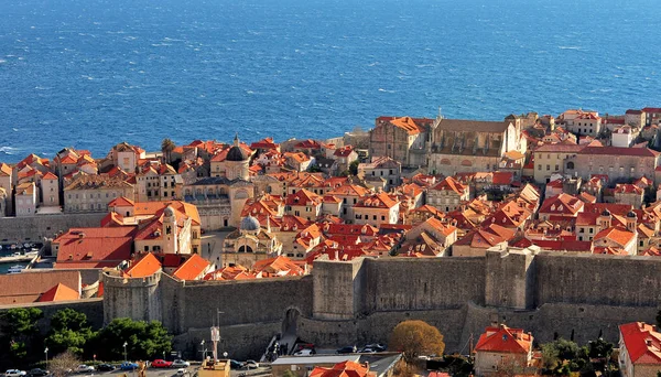 Vue du dessus de la vieille ville de Dubrovnik — Photo