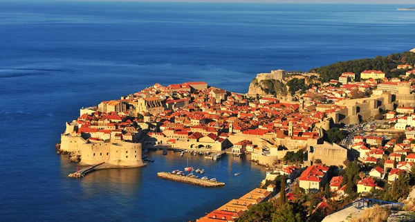 Vista panorámica de Dubrovnik al amanecer — Foto de Stock