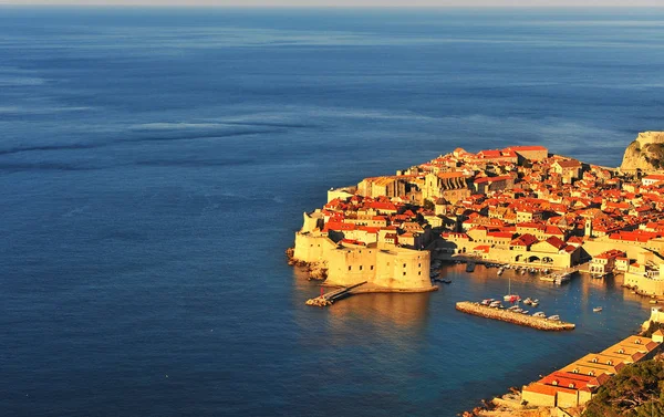 Vista aérea del casco antiguo de Dubrovnik, Croacia — Foto de Stock