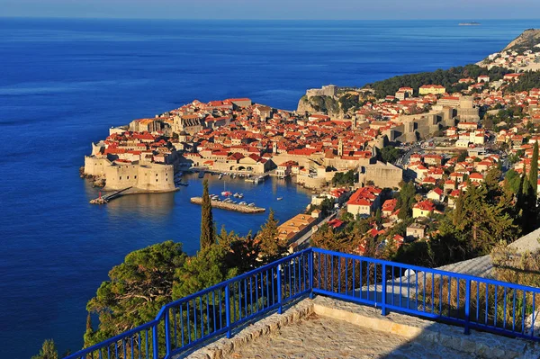 Panorama del casco antiguo de Dubrovnik, Dalmacia — Foto de Stock