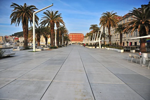 Veduta dell'argine della città di Spalato, Croazia — Foto Stock