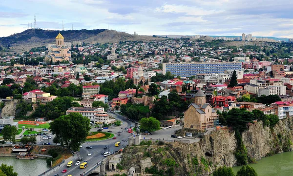 Tbilisi skyline vanaf de bovenkant, Georgië — Stockfoto