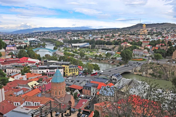 Pohled shora z Tbilisi historické centrum — Stock fotografie