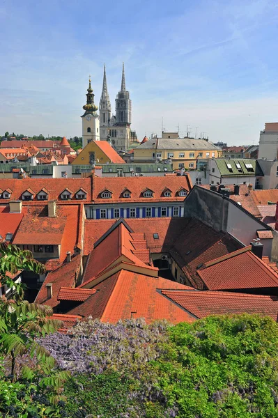 Bovenaanzicht van de oude stad Zagreb, Kroatië — Stockfoto