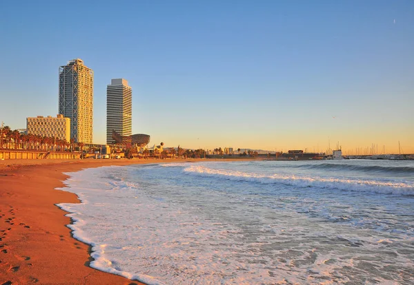 Playa de Barcelona al atardecer — Foto de Stock